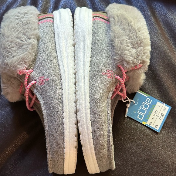 NEW Hey Dude fur lined shoes - new with tags! - Picture 10 of 16